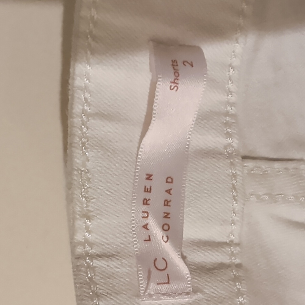 LC Lauren Conrad White Cuffed Short, High Rise. Size 2 Women - Picture 2 of 11